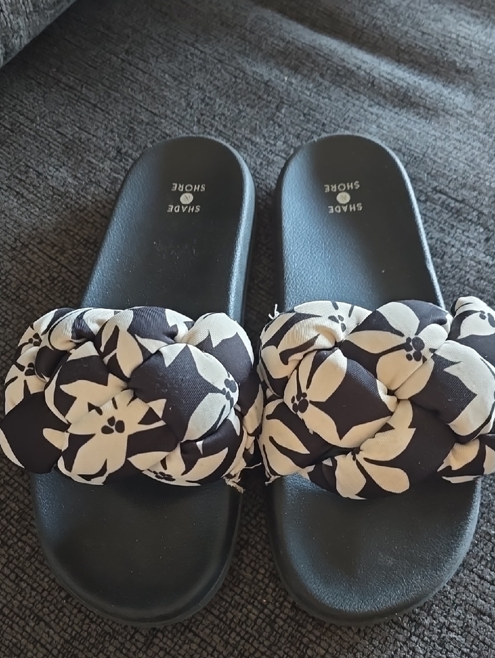Shade & Shore Black and Cream Braided Floral Slide Sandals